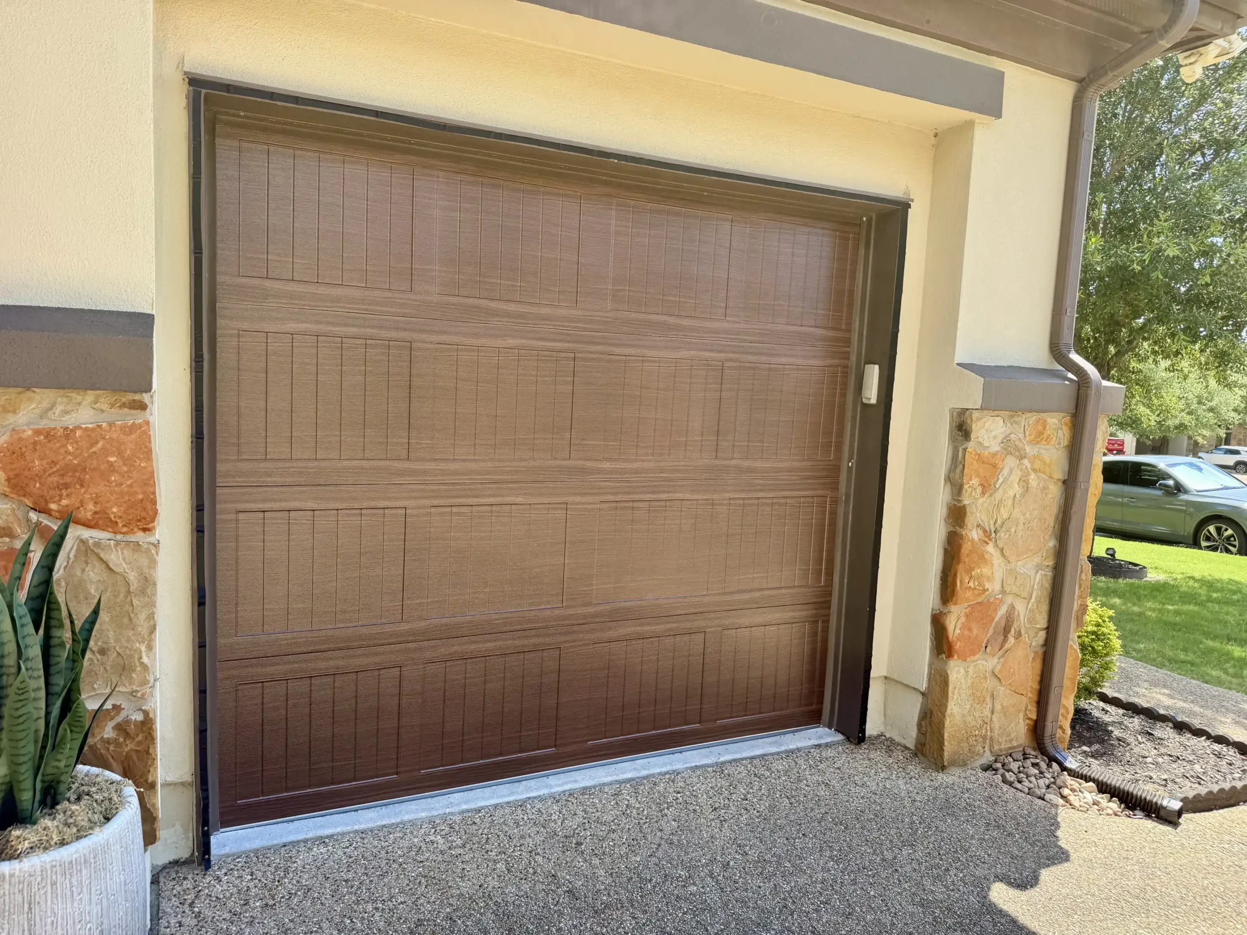 CHI-classic-woodgrain1 CHI Classic Woodgrain Single Car Garage Door